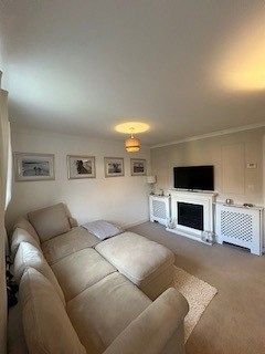 8 Killick Road, Westvale Park, Horley, Surrey